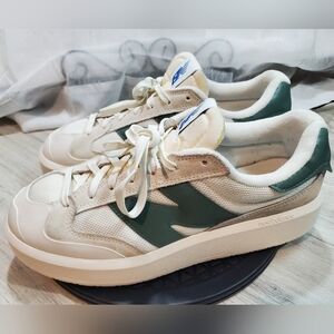 New Balance Men's CT 302 Green & Cream Sneakers MENS 11 WOMENS 12.5